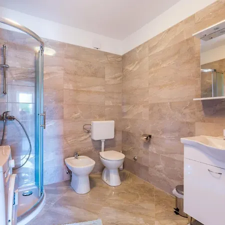 아파트 House Burle *