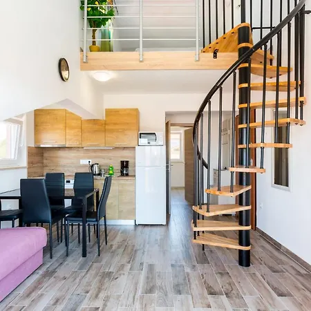 House Burle Lejlighed *