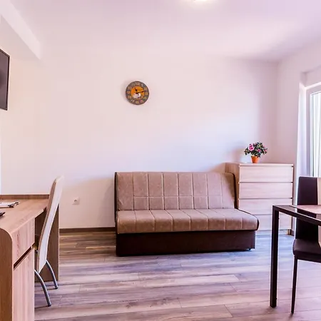 Irina Apartment *