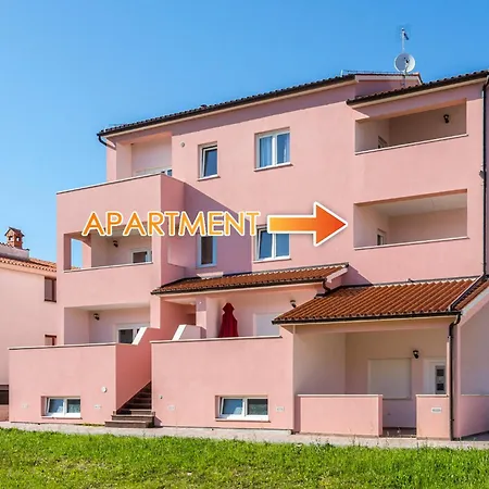 Irina Apartment *