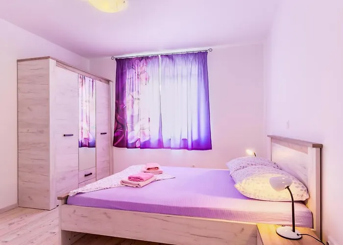 Apartament House Burle